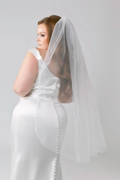 gem drop sparkle fingertip short bridal veil